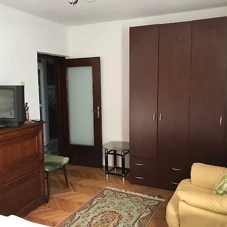 Casa Hoinaru Δωμάτια σε οικογενειακή κατοικία